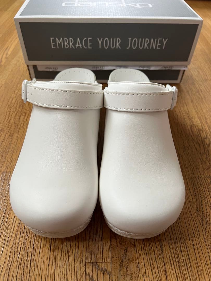 dansko ホワイト クロッグサンダル