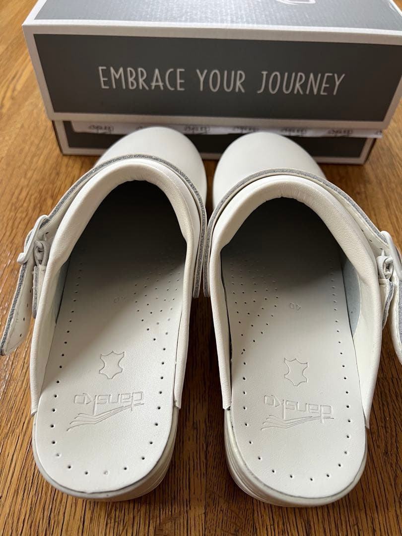 dansko ホワイト クロッグサンダル