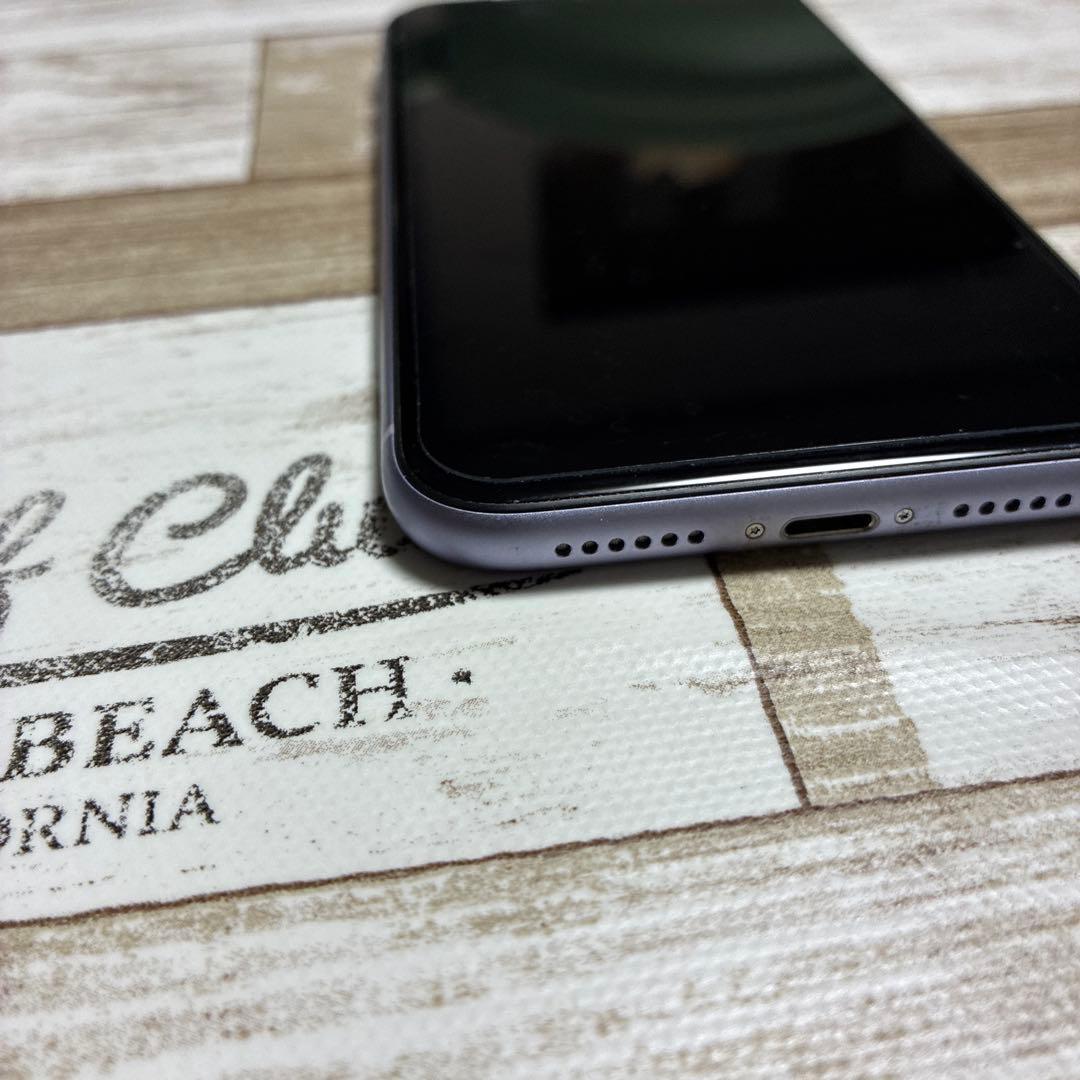 美品Apple iPhone 11 128GBラベンダー 本体