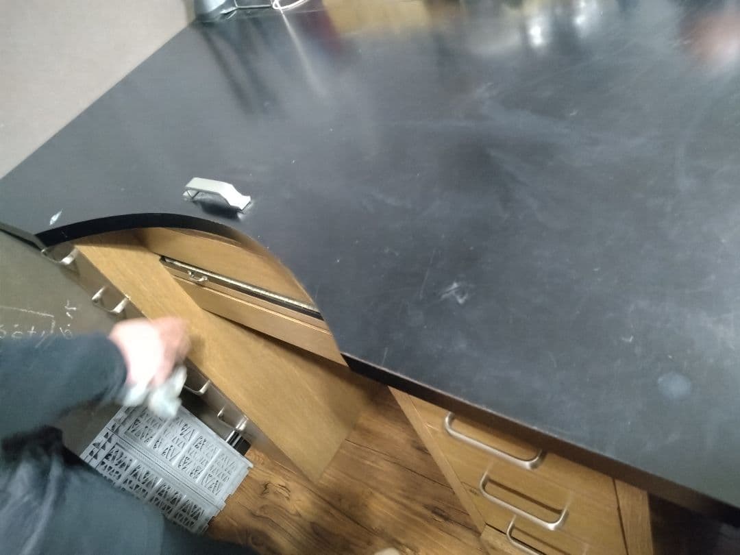 【じおばん】 スリーティー彫金デスク 両袖 ウォルナットカラー 彫金机