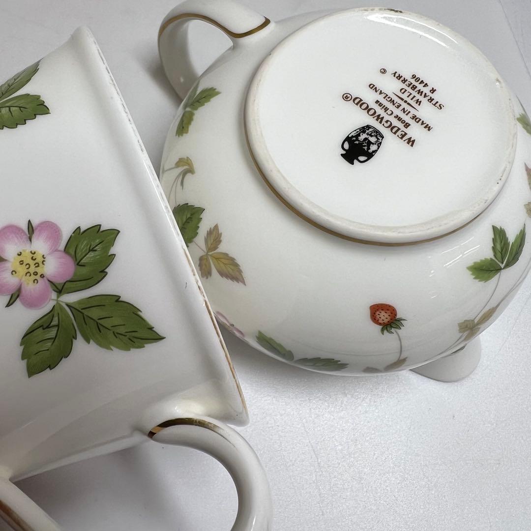 ウエッジウッド　ワイルドストロベリー　カップ&ソーサ、プレートセット