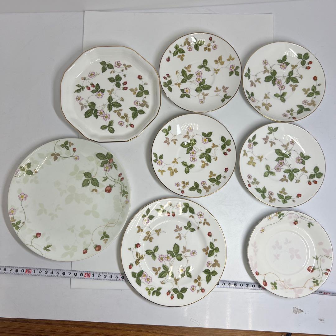 ウエッジウッド　ワイルドストロベリー　カップ&ソーサ、プレートセット