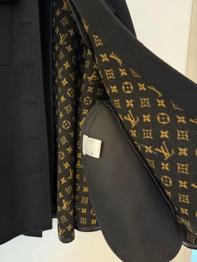 新品未使用 LOUIS VUITTONケープコート