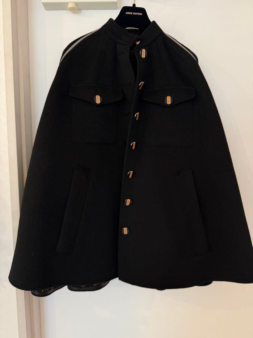 新品未使用 LOUIS VUITTONケープコート