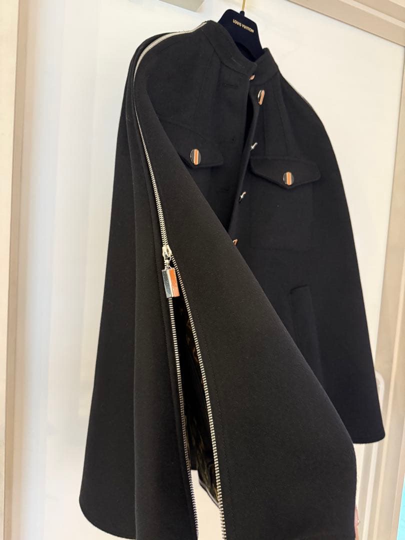 新品未使用 LOUIS VUITTONケープコート