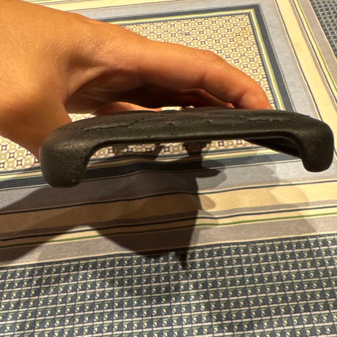 ディオールブラック キルティング iPhoneケース チャーム付き