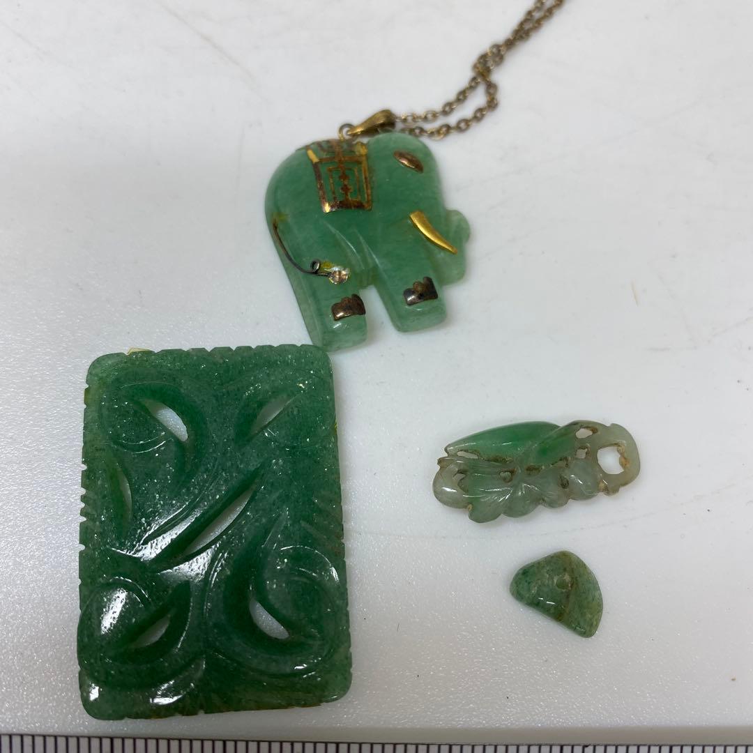 本翡翠　ネックレストップ　82g（箱の重さ込）　東さ7-0219①