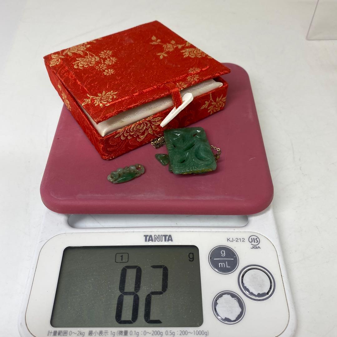 本翡翠　ネックレストップ　82g（箱の重さ込）　東さ7-0219①