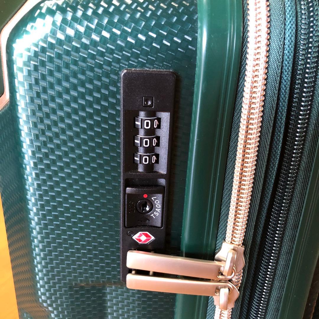 こ*ろ様 ダークグリーン 中型キャリーケース TSAロック付き