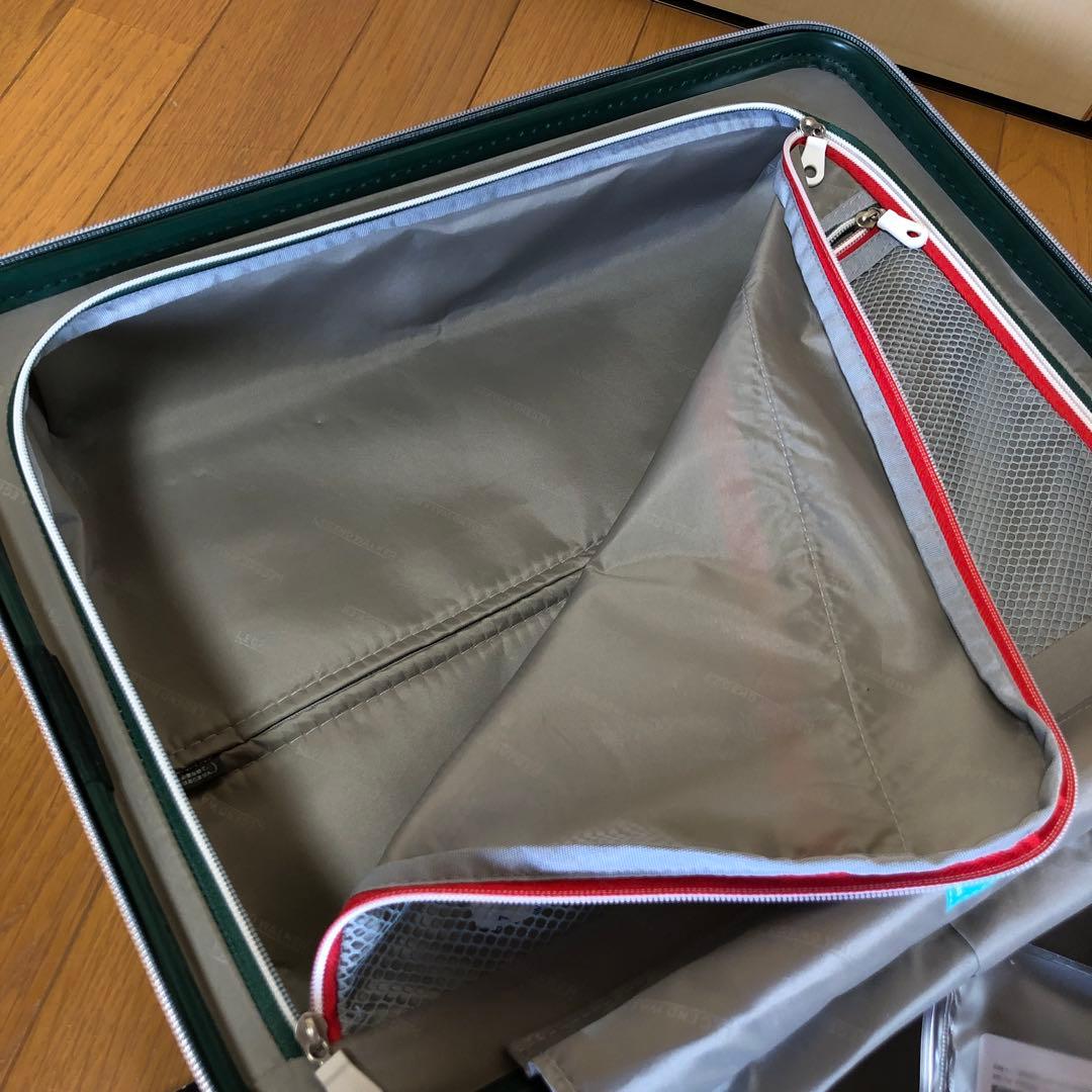 こ*ろ様 ダークグリーン 中型キャリーケース TSAロック付き