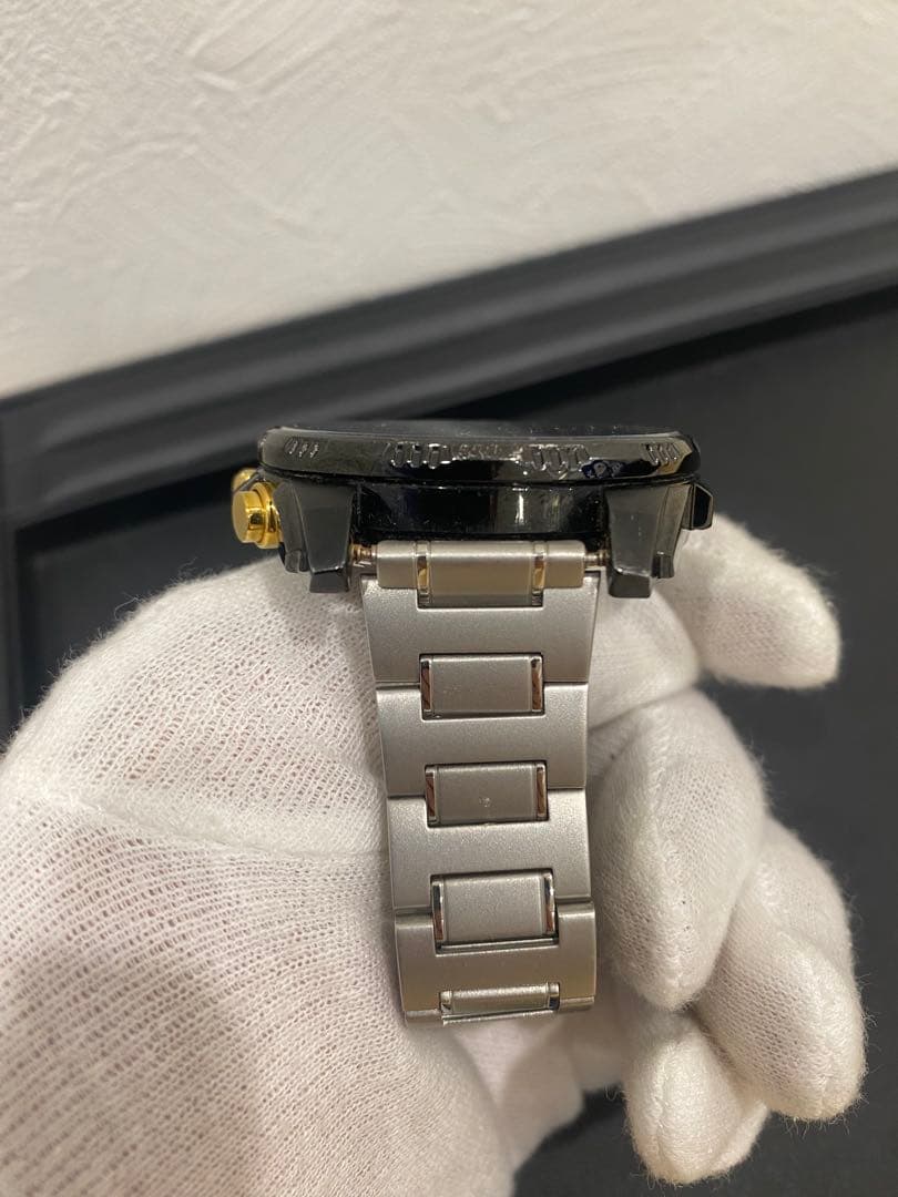 CASIO EDIFICE希少モデル レッドブルレーシングコラボ腕時計