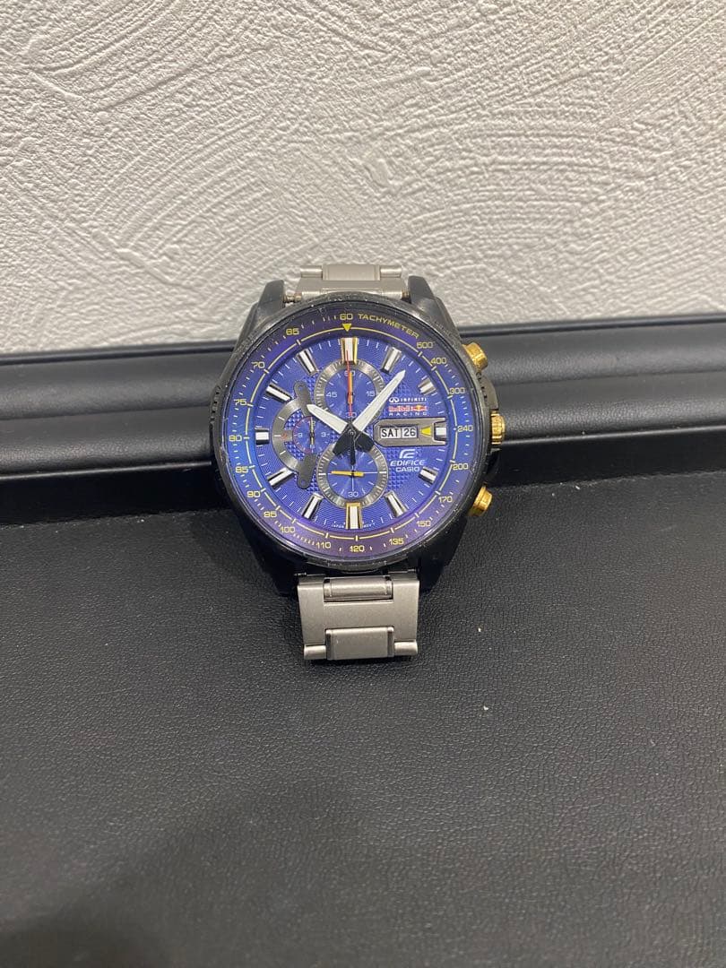 CASIO EDIFICE希少モデル レッドブルレーシングコラボ腕時計