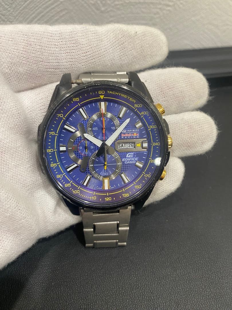 CASIO EDIFICE希少モデル レッドブルレーシングコラボ腕時計