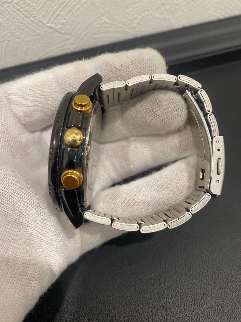 CASIO EDIFICE希少モデル レッドブルレーシングコラボ腕時計