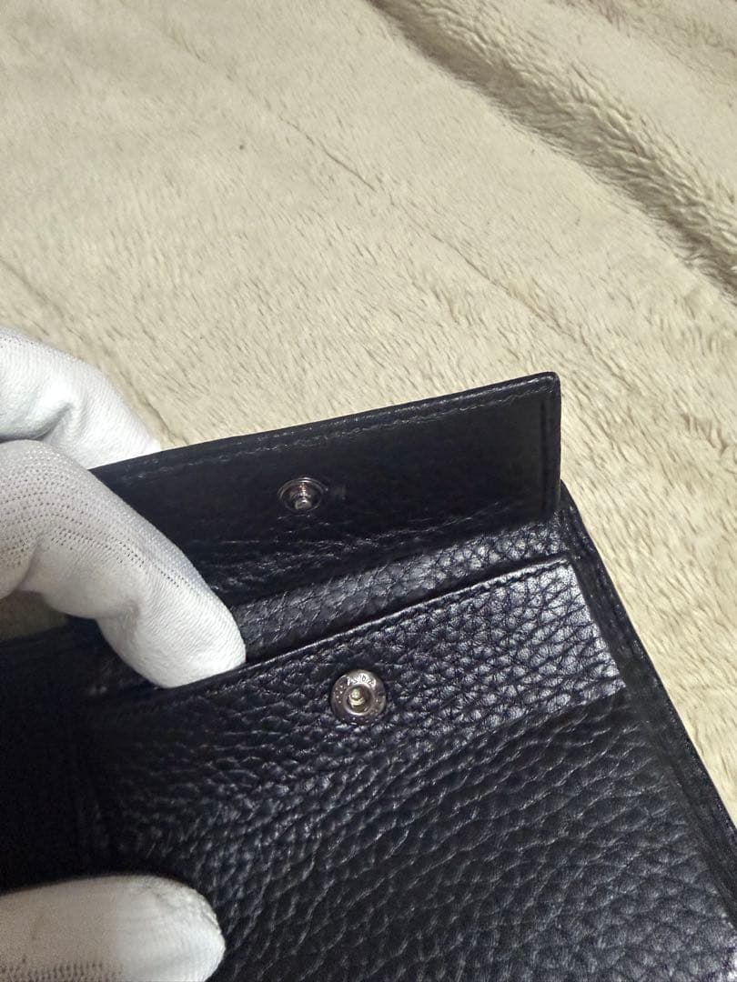 プラダ　二つ折り