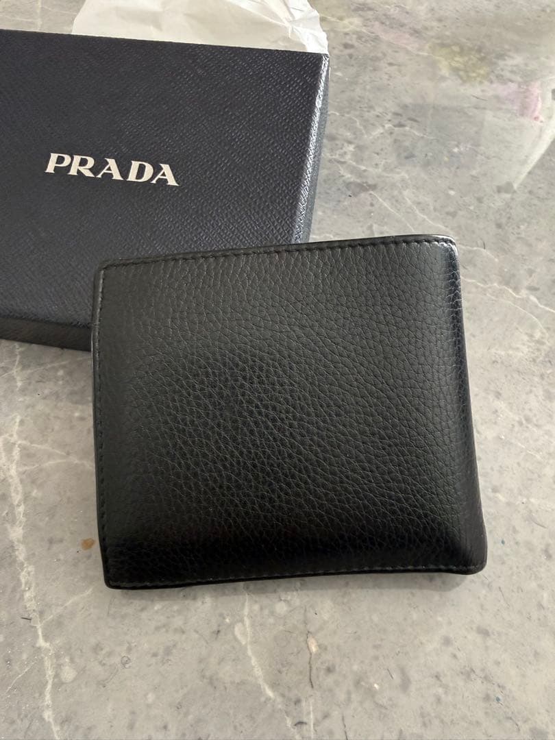 プラダ　二つ折り