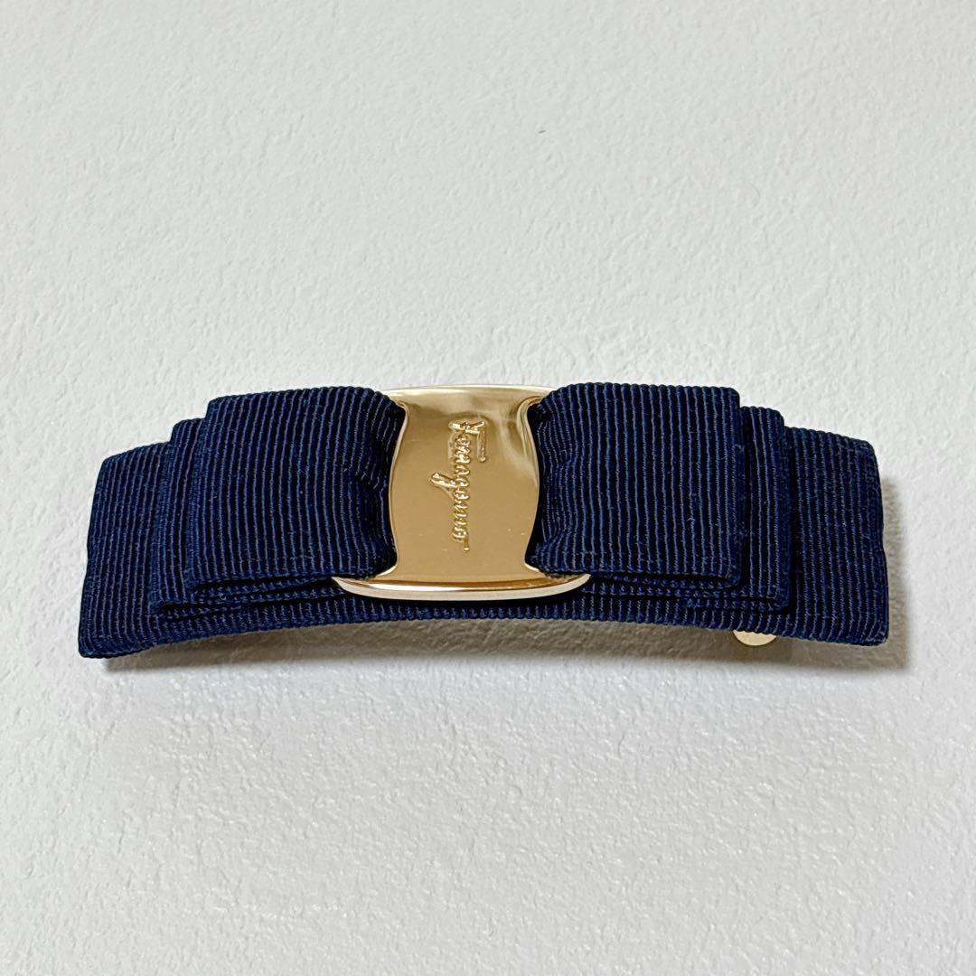 サルヴァトーレフェラガモ ヴァラリボン バレッタ ゴールド ブルー