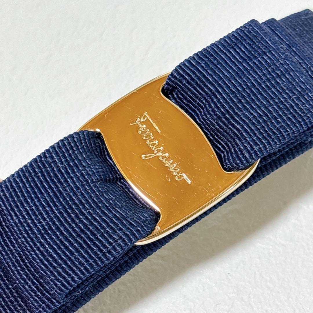 サルヴァトーレフェラガモ ヴァラリボン バレッタ ゴールド ブルー