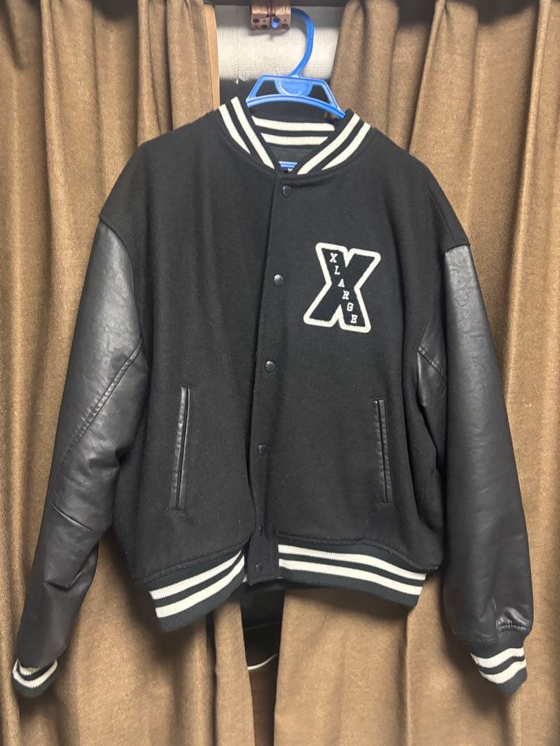 XLARGE スタジャン ブラック　なず