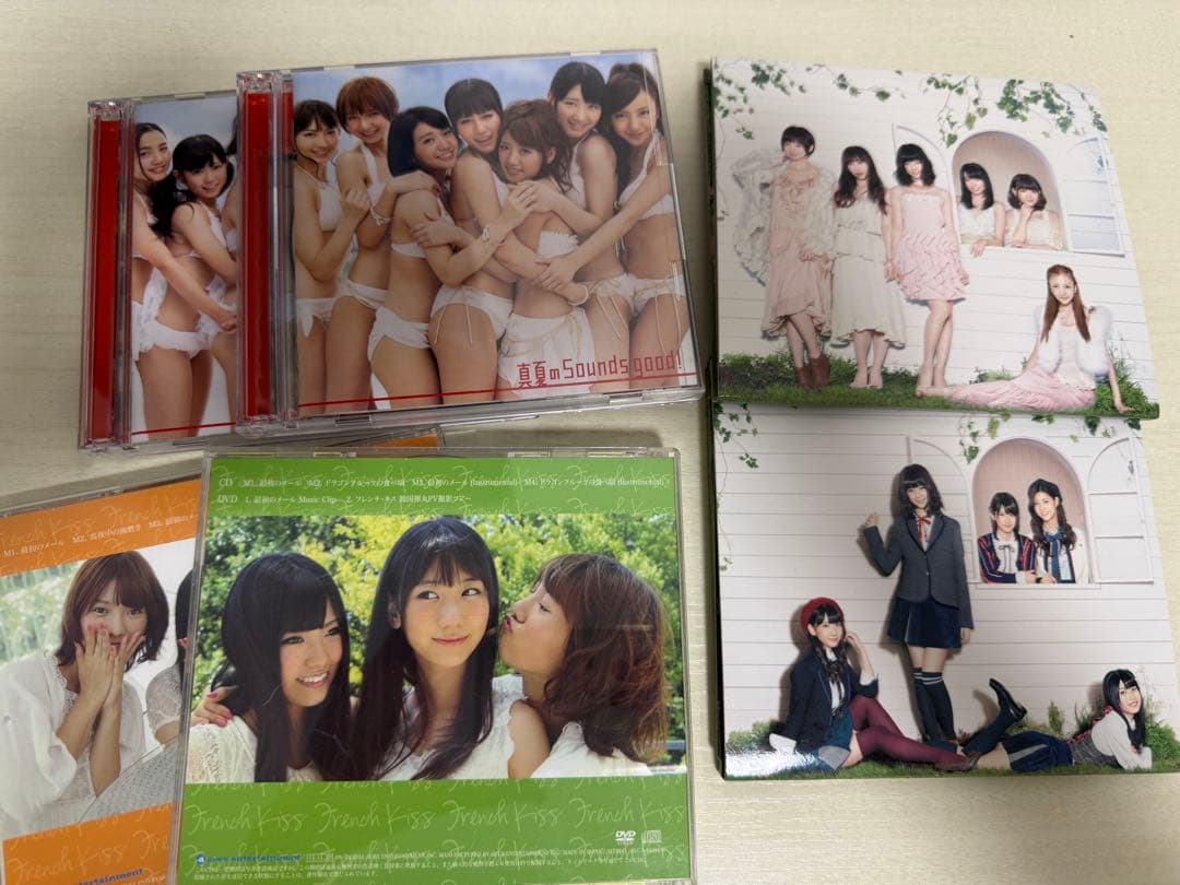 AKB等のCD、DVD、キスマークステッカー