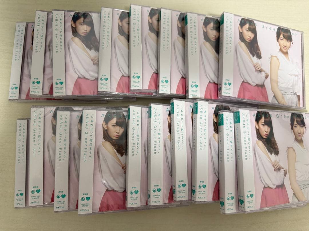 AKB等のCD、DVD、キスマークステッカー