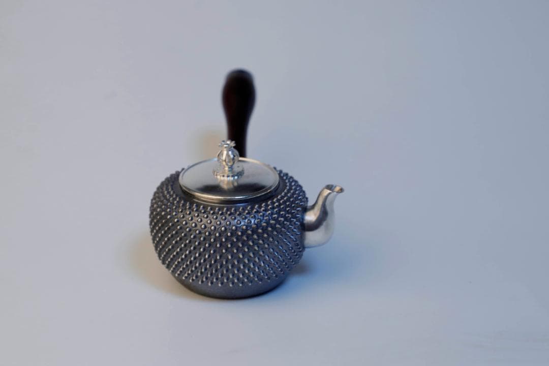 純銀製 霰打出 蕾摘 横手急須 銀瓶 煎茶道具