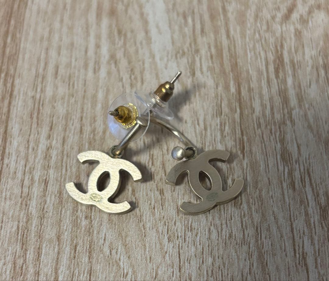 CHANEL レッドココマーク　ピアス