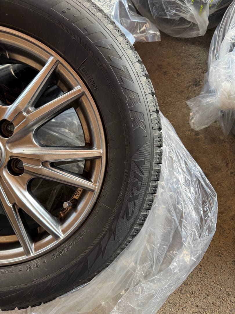 ノア 80系　スタッドレスタイヤ