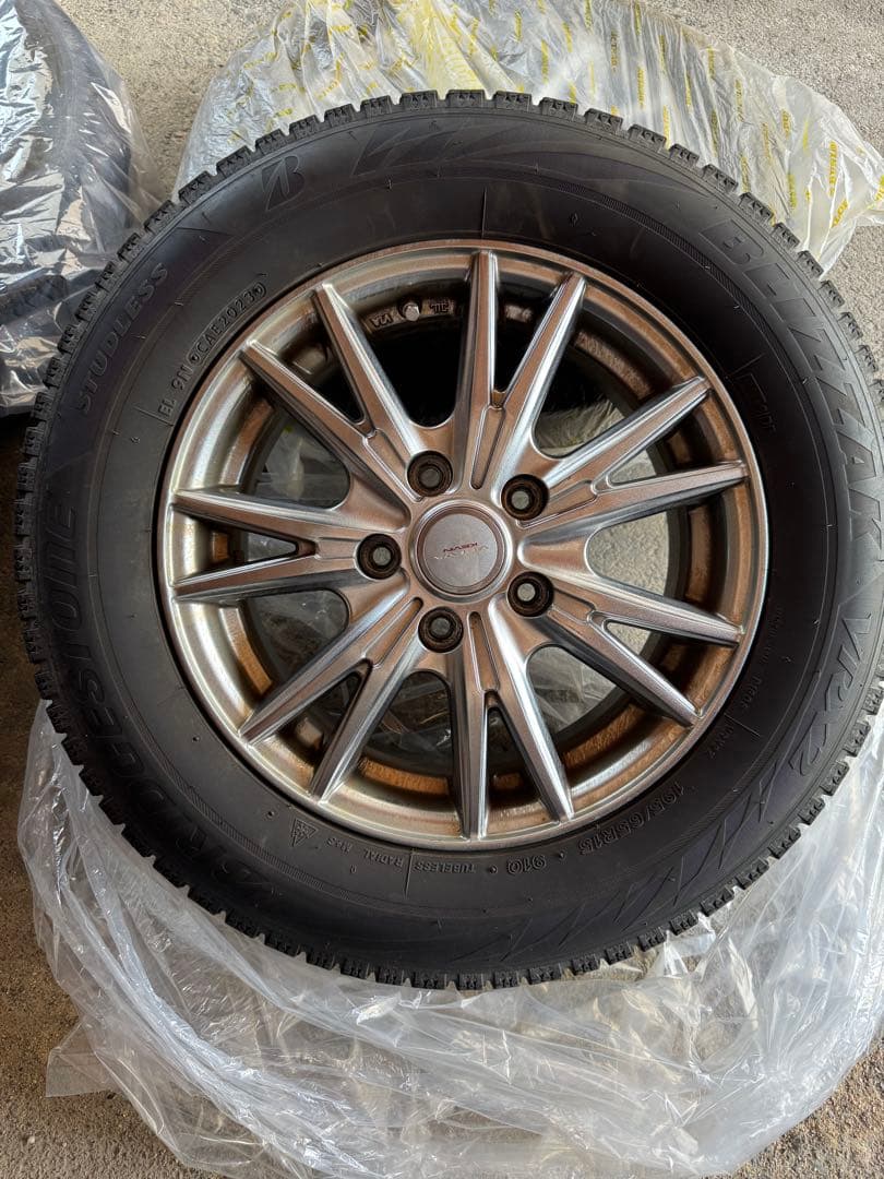 ノア 80系　スタッドレスタイヤ