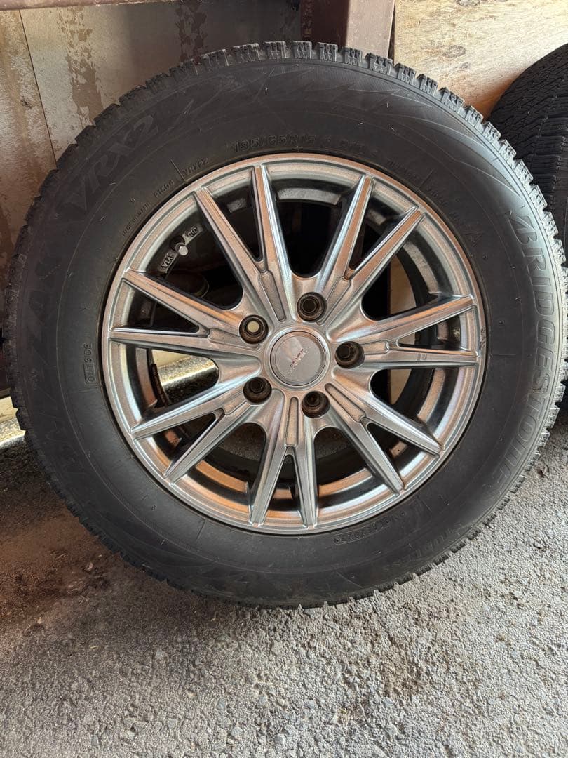 ノア 80系　スタッドレスタイヤ