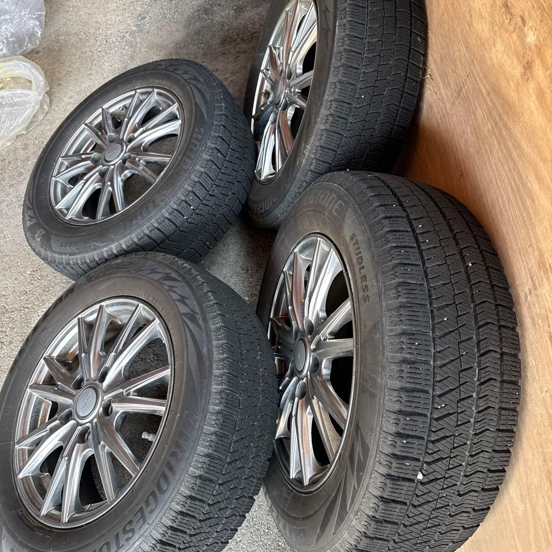 ノア 80系　スタッドレスタイヤ