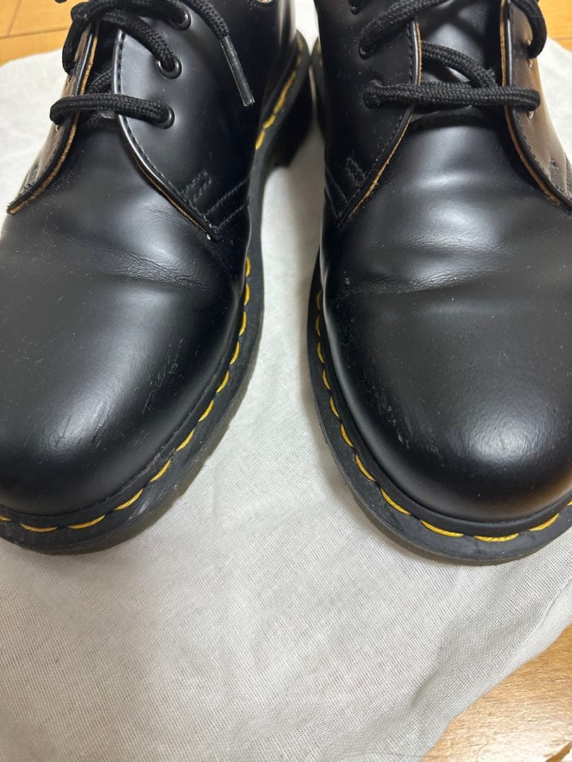 Dr.Martens 3ホール　イエローステッチ
