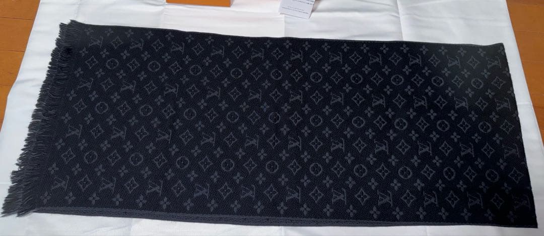 <正規品> Louis Vuitton ロゴマフラー