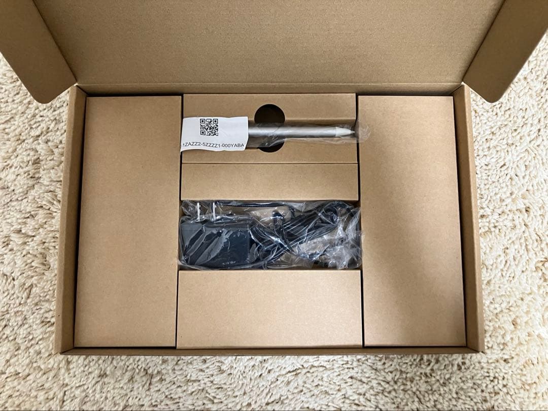 Z会専用タブレット　第二世代　シルバー 充電器・ペン・ケース・保護フィルム付き