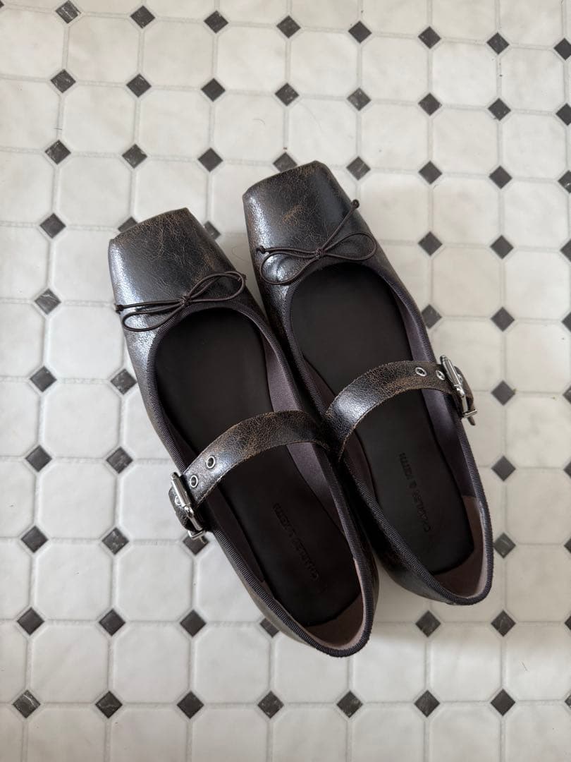 CHARLES & KEITH マイラー ボウスクエアトゥバックルメリージェーン