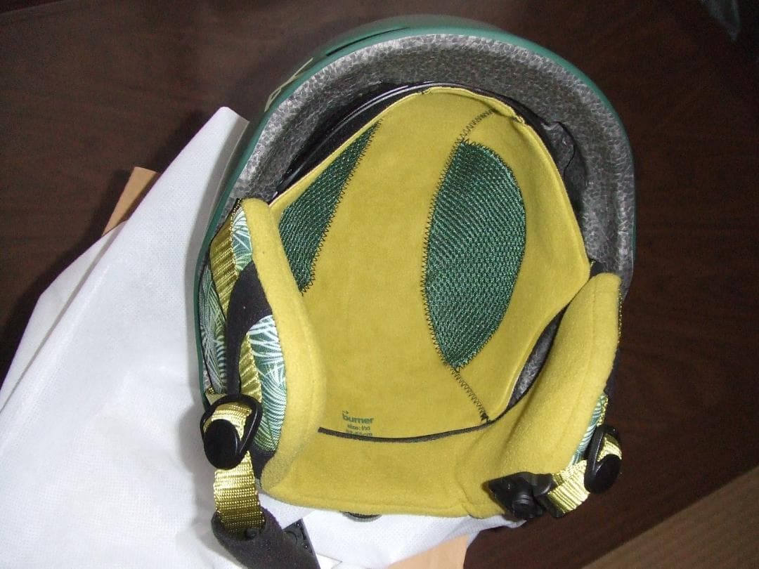 子供用ウィンタースポーツ用 ヘルメット ：　52～55cm・Burner