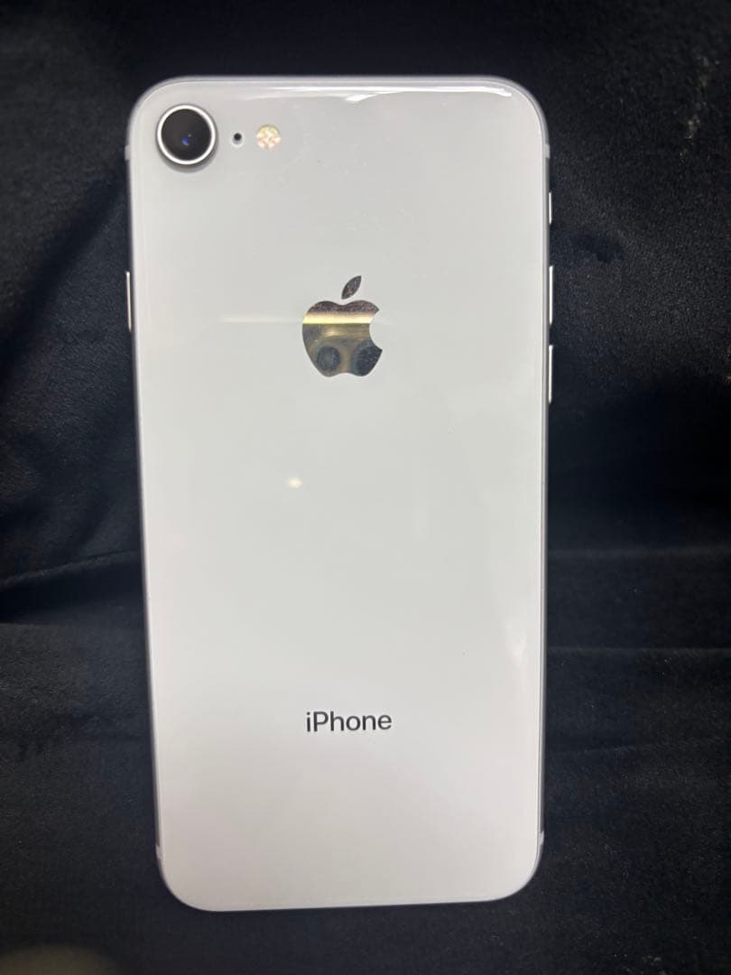 【美品】Apple iPhone 8 シルバー 本体