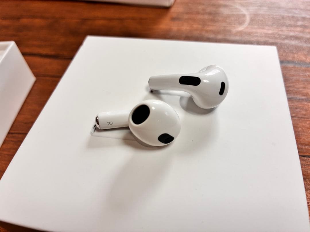 【美品】MagSafe充電ケース付きAirPods 3（第3世代）