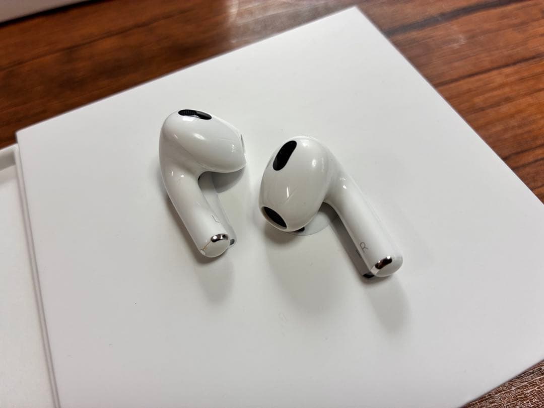 【美品】MagSafe充電ケース付きAirPods 3（第3世代）