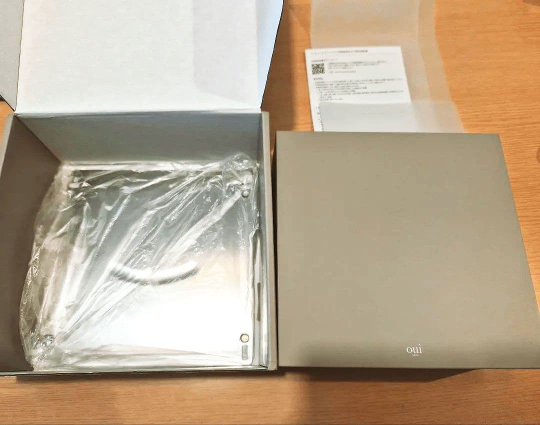 oui nails ネイルライト