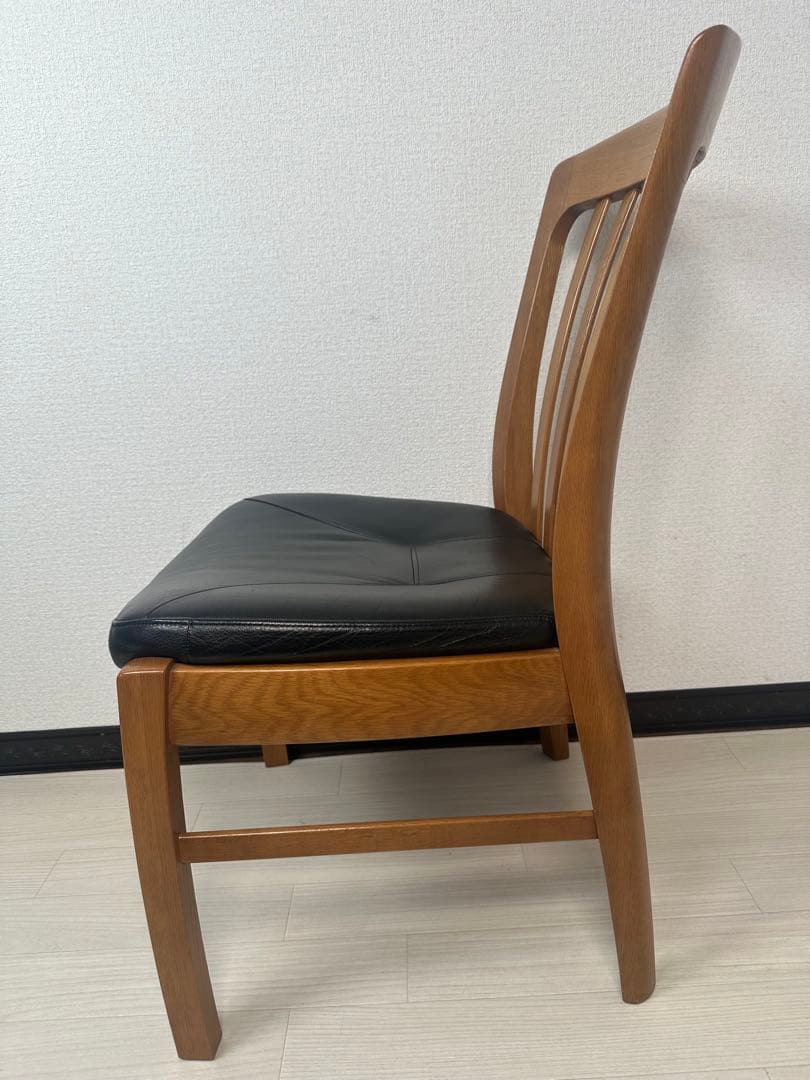（1/4）カリモク ダイニングチェア レザー ※i4※