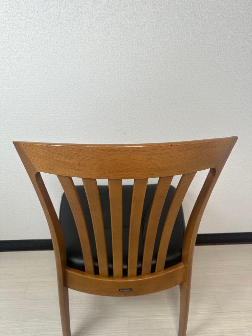 （1/4）カリモク ダイニングチェア レザー ※i4※