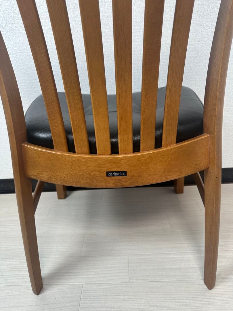 （1/4）カリモク ダイニングチェア レザー ※i4※