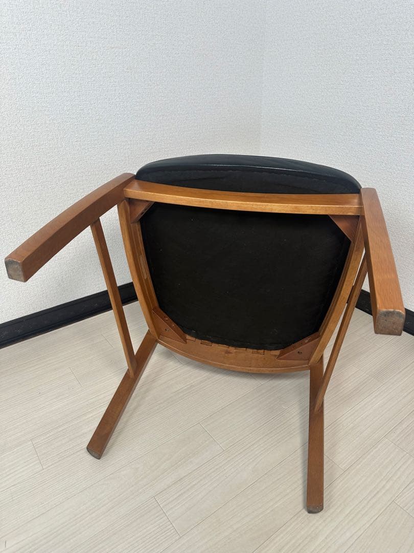 （1/4）カリモク ダイニングチェア レザー ※i4※