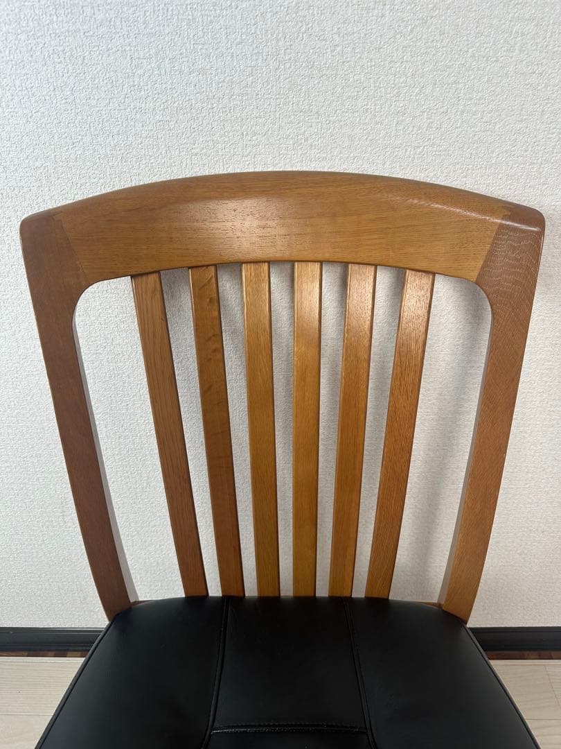 （1/4）カリモク ダイニングチェア レザー ※i4※