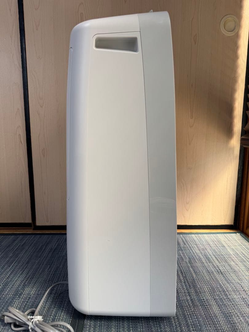 シャープ　衣類乾燥除湿機　CV-R180