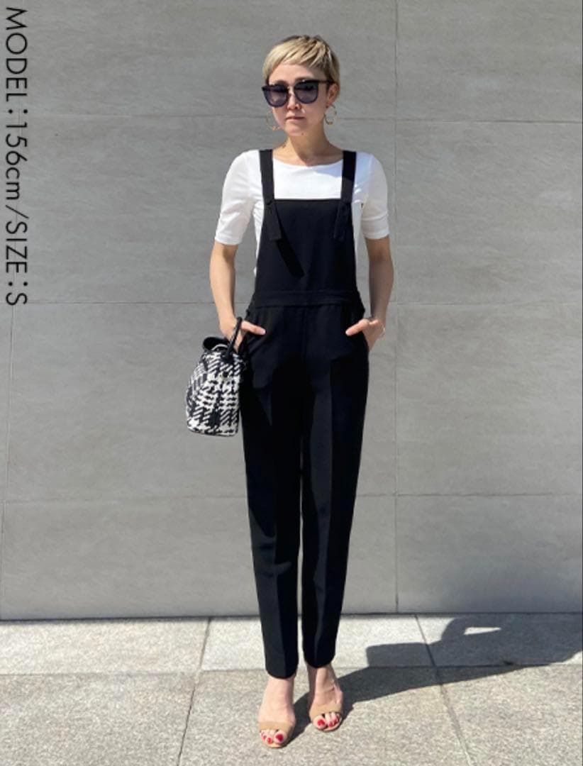 《新品》JENNE 美シルエットサロペット オーバーオール くるみボタン 黒 S