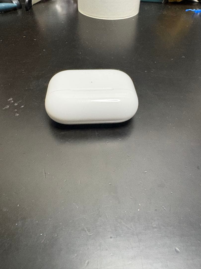 び*ん様 AirPods pro2 本体 ホワイト 充電ケース付き