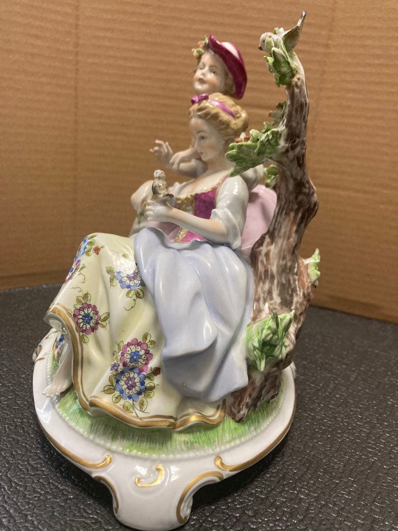 【ウンターヴァイスバッハ】二人の女性像 フィギュリン 1885年 ドイツ磁器