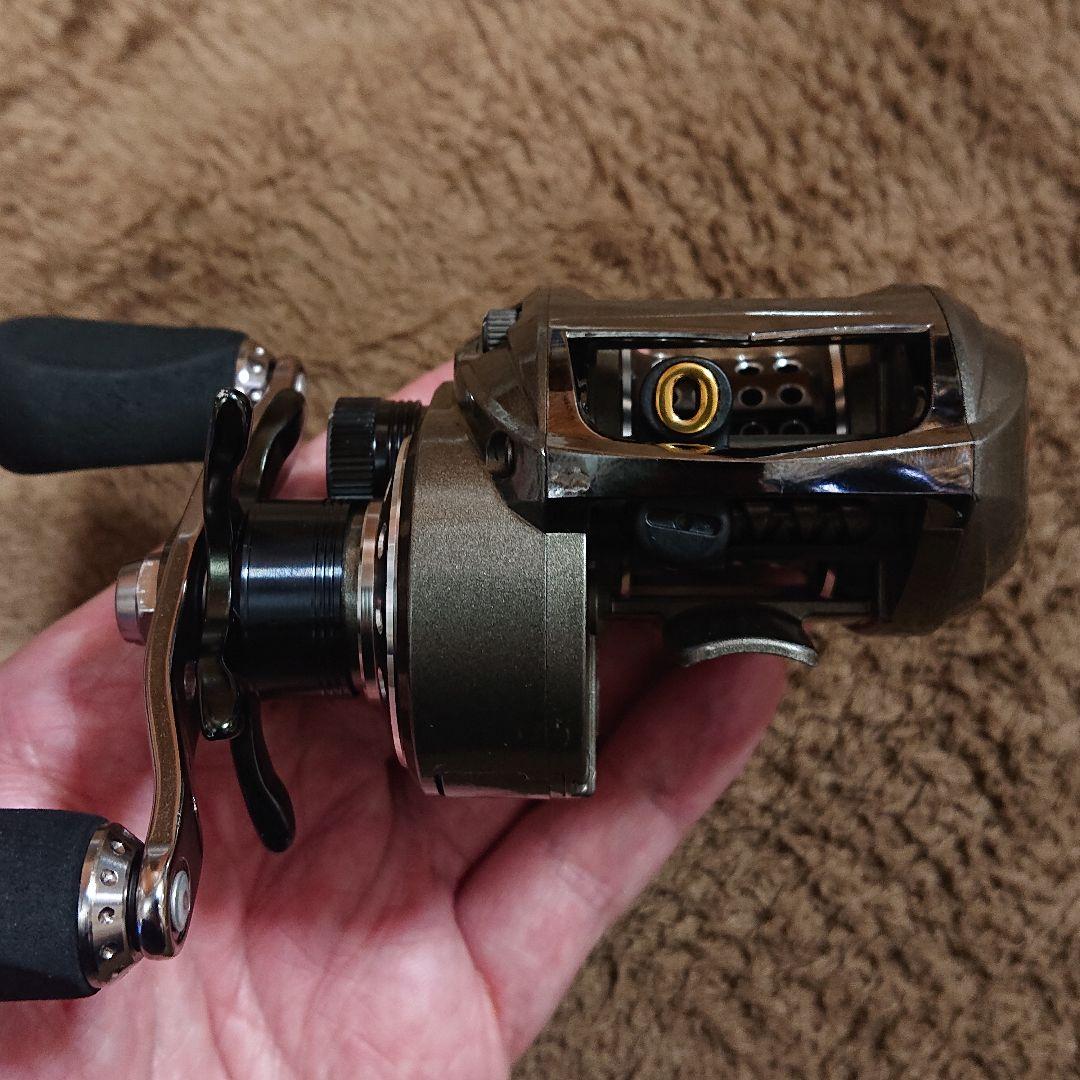 アブガルシア レボ LT 右ハンドル